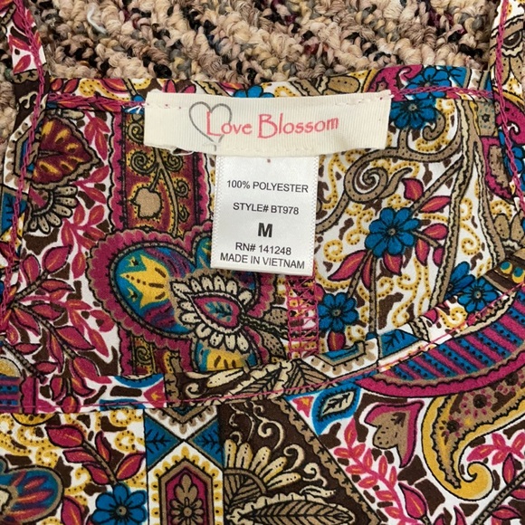 Love blossom split back tank top - Picture 3 of 5